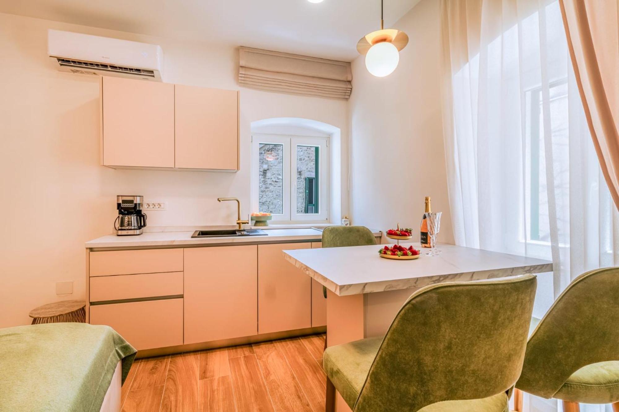 Luxury 2 Bedroom-2 Bathroom With Rooftop Terrace & Luxury App * Split
