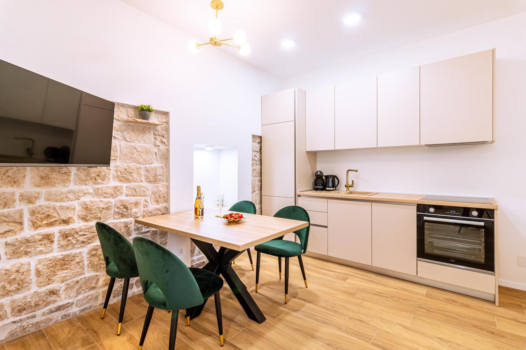Luxury 2 Bedroom-2 Bathroom With Rooftop Terrace & Luxury App * Split