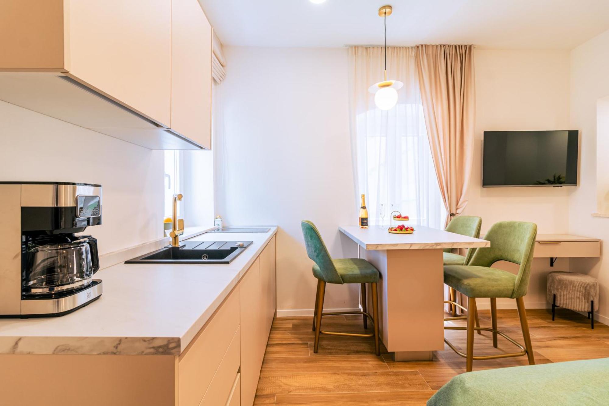 Luxury 2 Bedroom-2 Bathroom With Rooftop Terrace & Luxury App